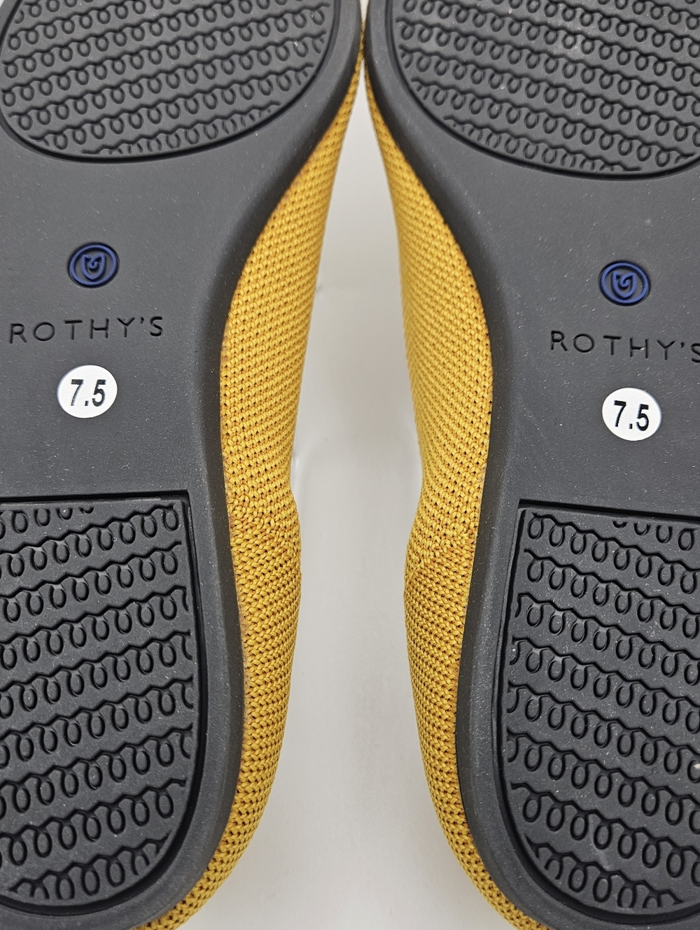 NIB Rothy's Points In Marigold Size 7.5 - Picture 6 of 7